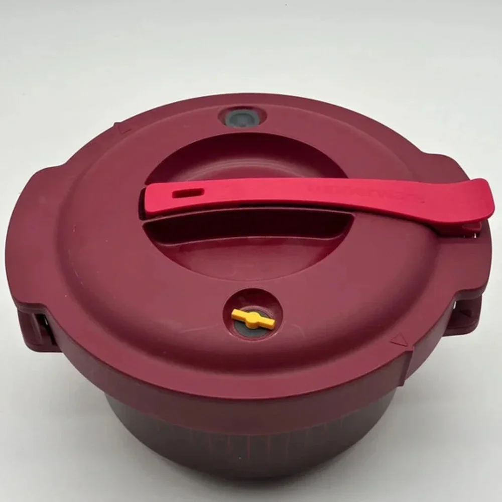 Tupperware Microwave 2-Quart Round Pressure‎ Cooker-NEW